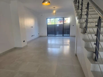 3 Bedroom Flat & Apartment