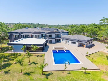 6 Bedroom House