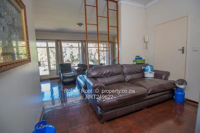 Greystone Park: Furnished 4-bed with Pool & Borehole