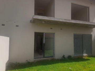 2 Bedroom Flat & Apartment