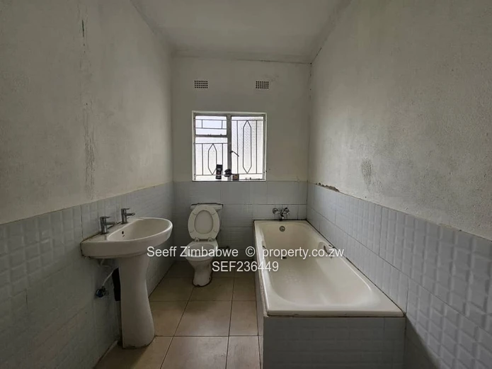 Exclusive 5-Bedroom Residence With Premium Amenities In Monavale 