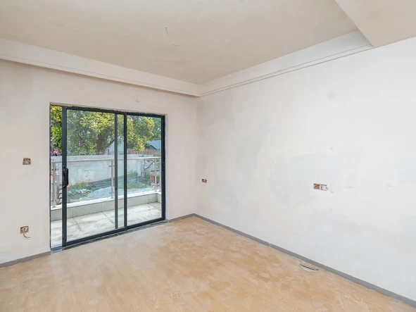 4 Bedroom Garden Flat