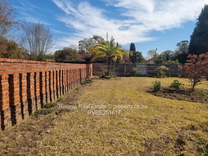 Marlborough 3-Bed Bungalow on 3600m² – Pool & Borehole