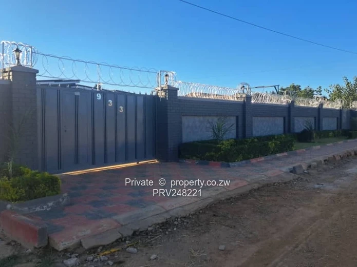 3 Bedroom Cluster To Let In Fairview - Westgate