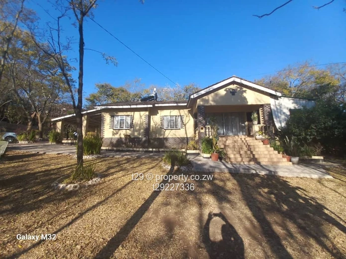Borrowdale Carrick creagh outside the estate house for sale