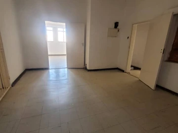 2 Bedroom Flat & Apartment