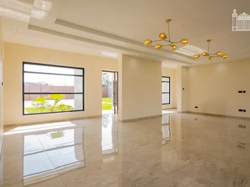 5 Bedroom House