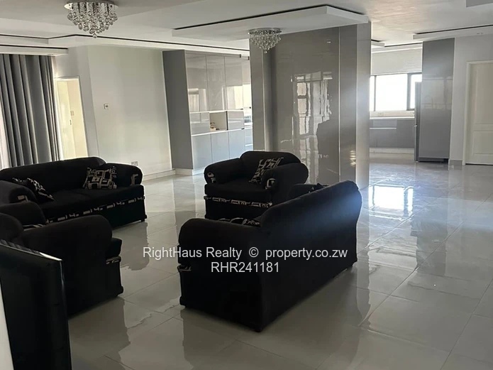 Stunning 5 bed house(4 ensuite) in Borrowdale Pomona near SamLevy Village