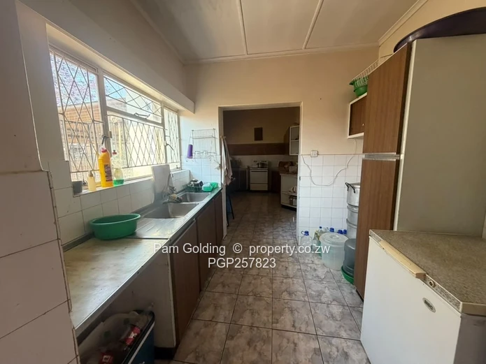 5-Bed Parklands Home with Borehole & beautiful Lawn (Sole Mandate)