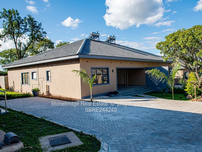 Luxurious 3 Bedroomed Townhouses in Hillside to Rent