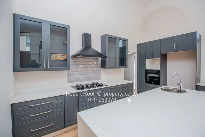NEWLANDS - EXCEPTIONAL TOWNHOUSE (with Pool)