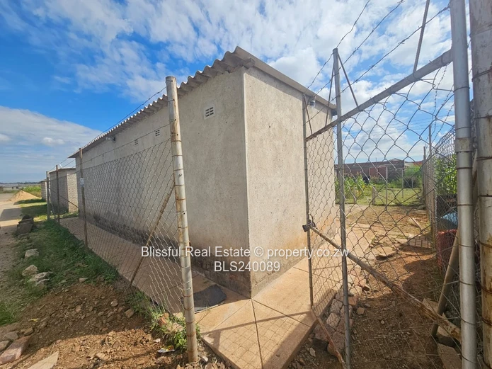 Stand for sale in Marimba