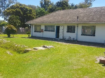 Hatfield house for sale $250 K negotiable   3 beds ,mes,fitted kitchen, combined toilet and bath.
