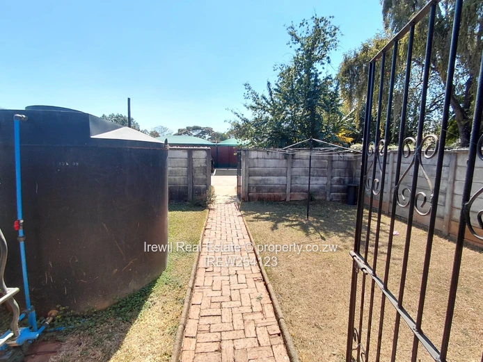 Greystone Park 2 Bed Garden Flat to Let (Sole Mandate)