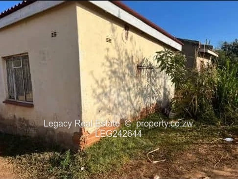 Residential Stand with Cottage for Sale in Chinhoyi