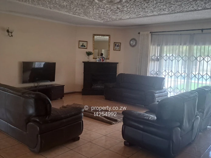 Greystone Park neat 6 bedroomed house to Rent 