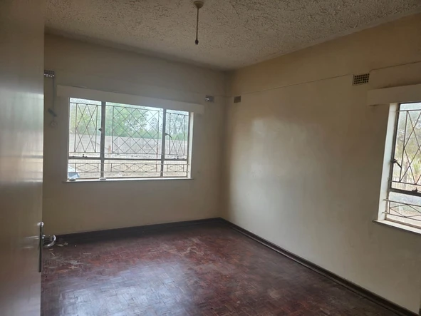 2 Bedroom Flat & Apartment