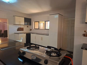 6 Bedroom House