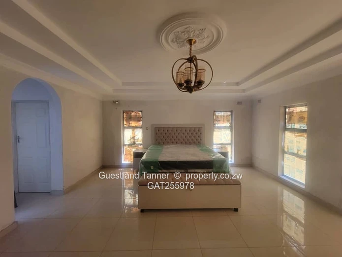 Glen Lorne | Spacious 6-Bedroom Family Home (Sole Mandate)