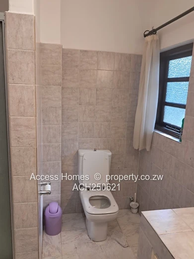 A charming Residence close Kew Drive and Ridgeway North  (Sole Mandate)