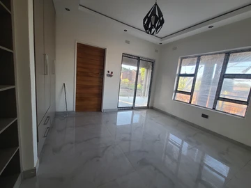 2 Bedroom Garden Flat