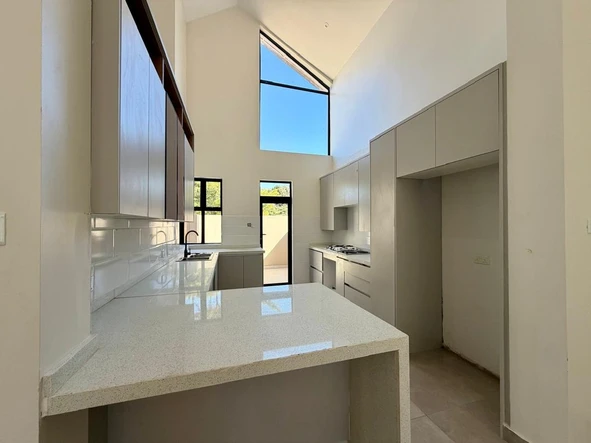 4 Bedroom Garden Flat
