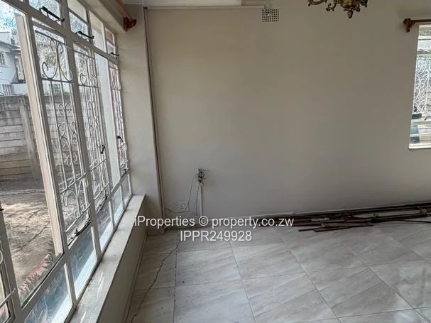 3-Bedroom Duplex with Private Garden 
