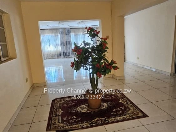 Mount Pleasant 8-Bed Home - Spacious Verandah & Garden