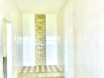 8 Bedroom House