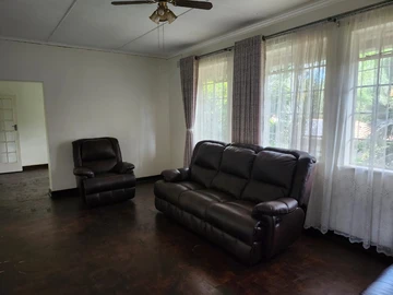 3 Bedroom Flat & Apartment