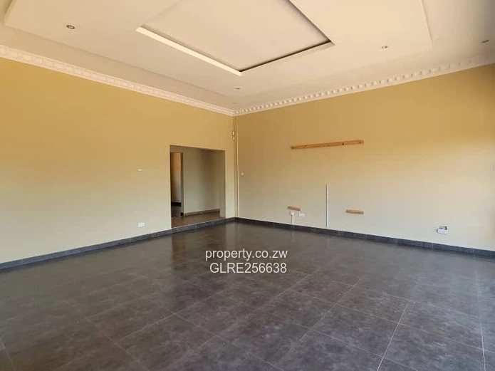 Pomona 5-Bed House on 2000m² with Borehole & Balcony