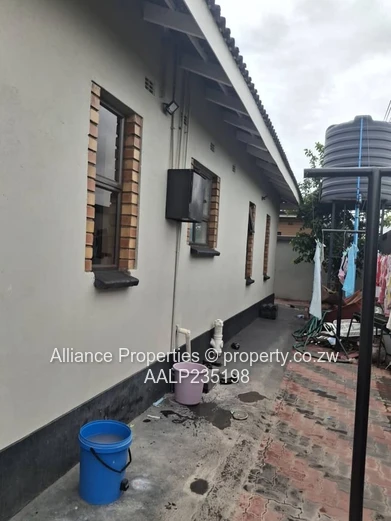 Modern 4-Bedroom Home with Income-Generating Flatlet