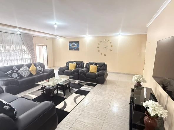 6 Bedroom House