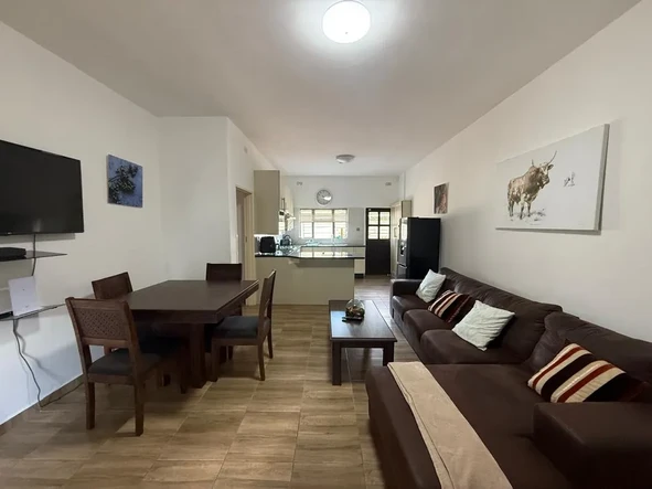 2 Bedroom Flat & Apartment
