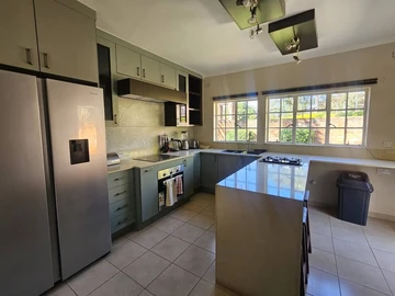 3 Bedroom Flat & Apartment