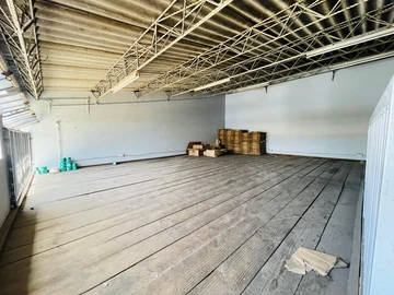 Warehouse & Factory