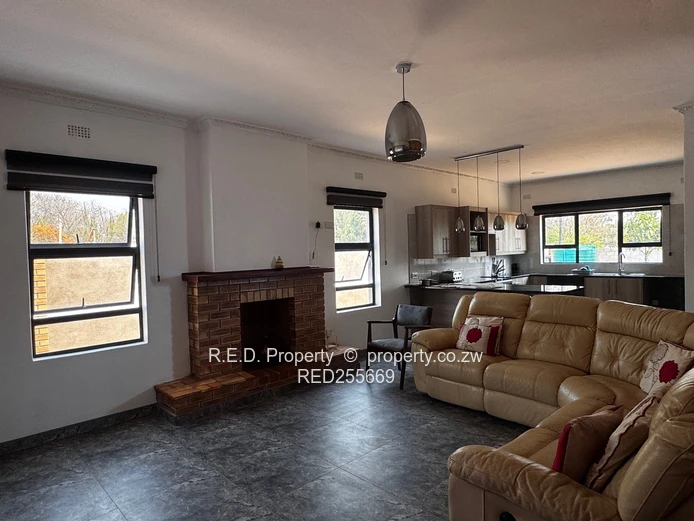 3-Bedroom House To Rent in Burnside