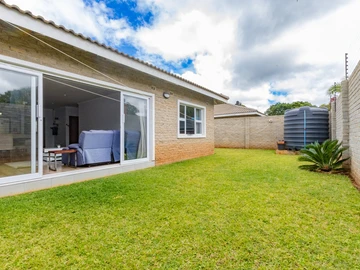 2 Bedroom Flat & Apartment