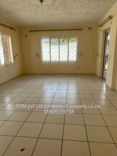 A family home to let in Zimre Park 