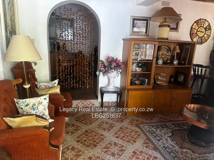 Grand Residence With Pool & Beautiful Gardens,Premium Property In The Heart Of Vainona. (Sole Mandate)