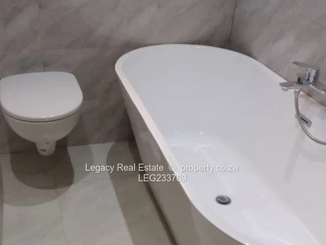 Strathaven Modern 3-Bedroom Cluster to Let 