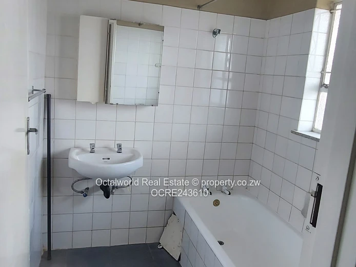 To Let – Neat 2-Bedroom Flat in Eastlea (Sole Mandate)