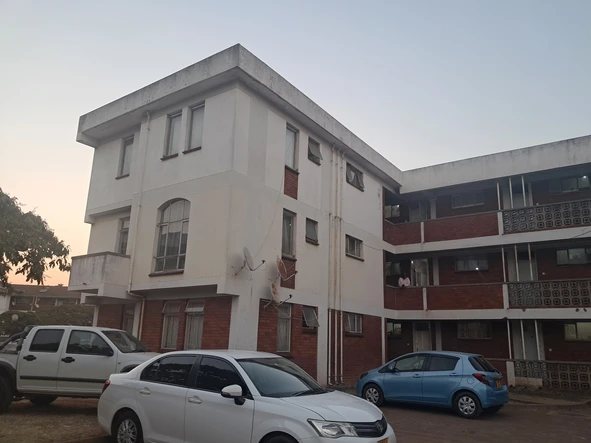 2 Bedroom Flat & Apartment