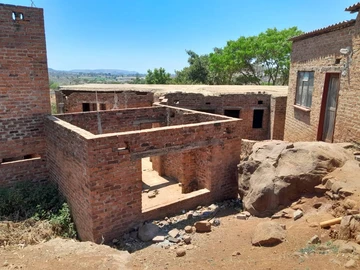 6 Bedroom House