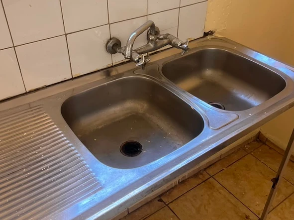 2 Bedroom Flat & Apartment