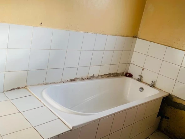 2 Bedroom Flat & Apartment