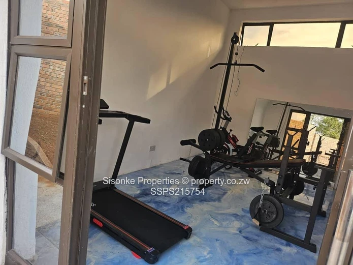Luxurious 3-Bedroom Cluster House with  Swimming Pool in Hogerty Hill