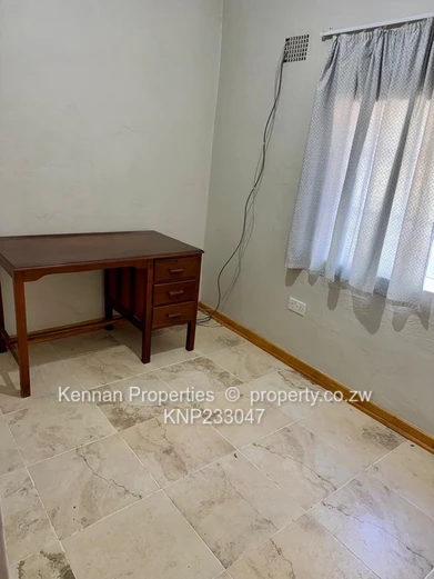 Charming Cottage In Helensvale - Semi Furnished