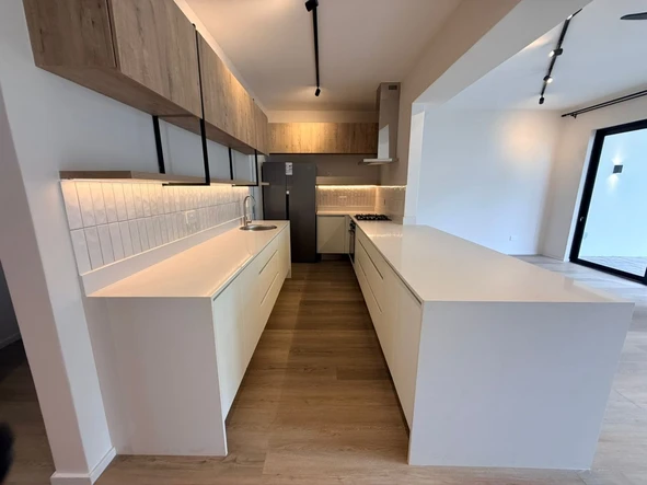 3 Bedroom Flat & Apartment