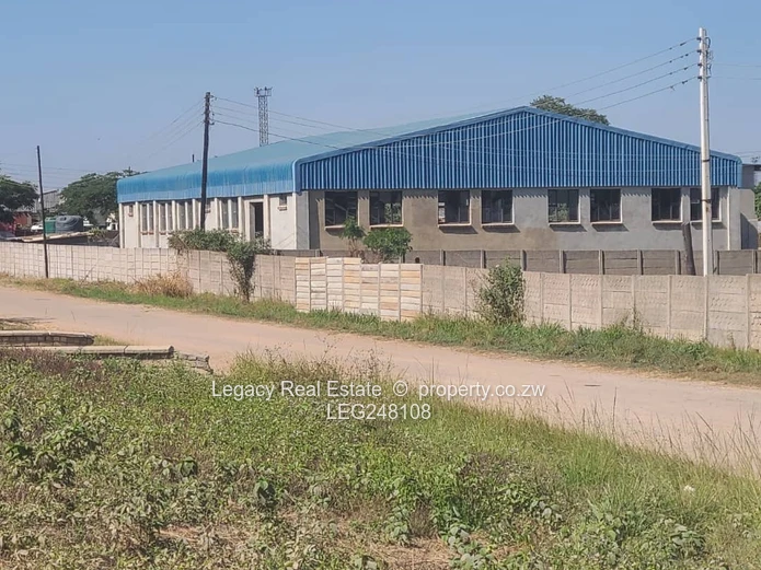 Commercial Warehouse With High Roof Clearance For Sale